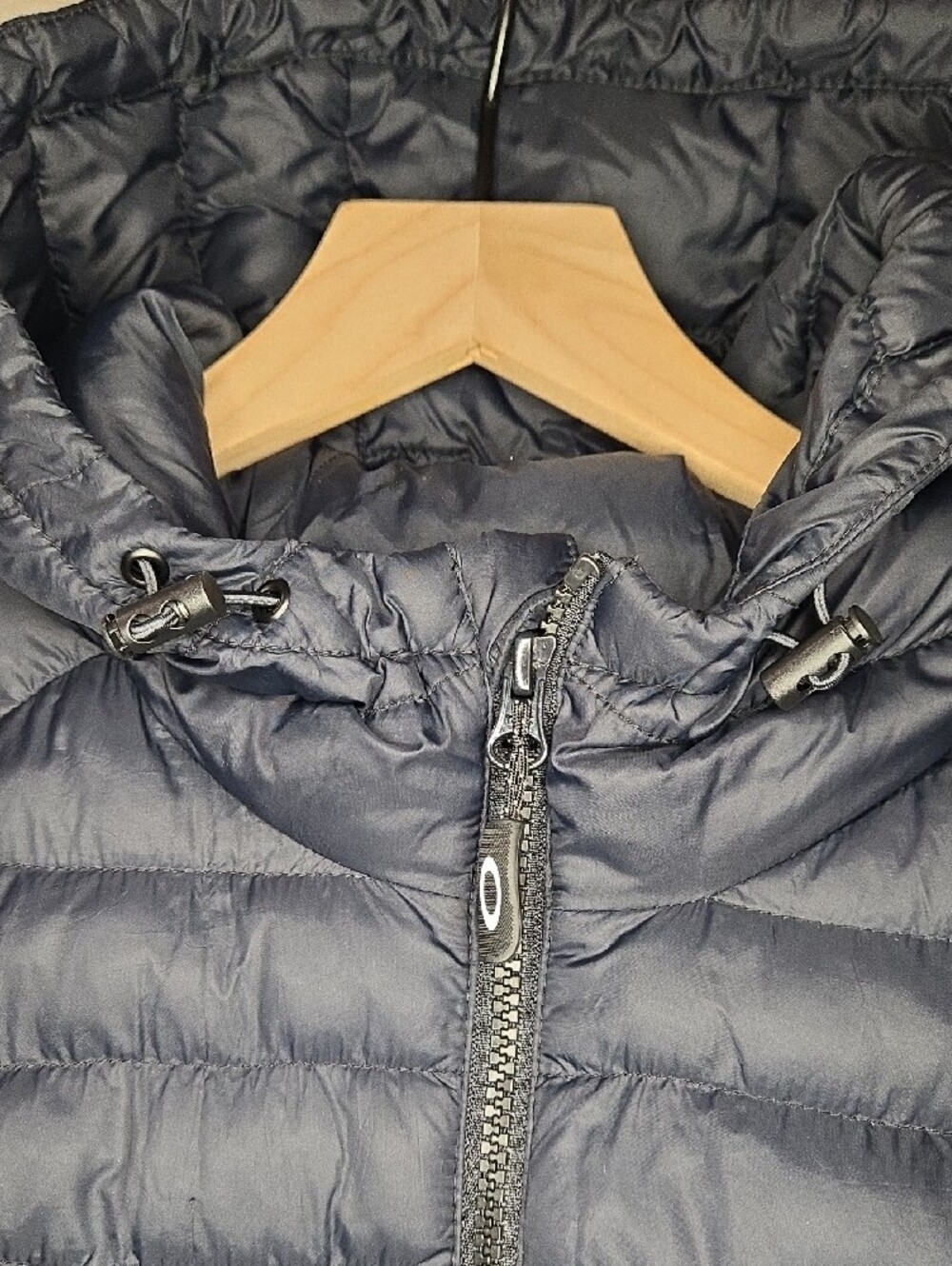 Oakley Men's Black Packable Puffer Jacket with Hood W/ MATCO TOOLS PATCH - Picture 8 of 13